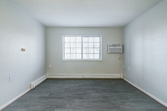 Virginia Park Meadows in Detroit, MI - Building Photo - Building Photo