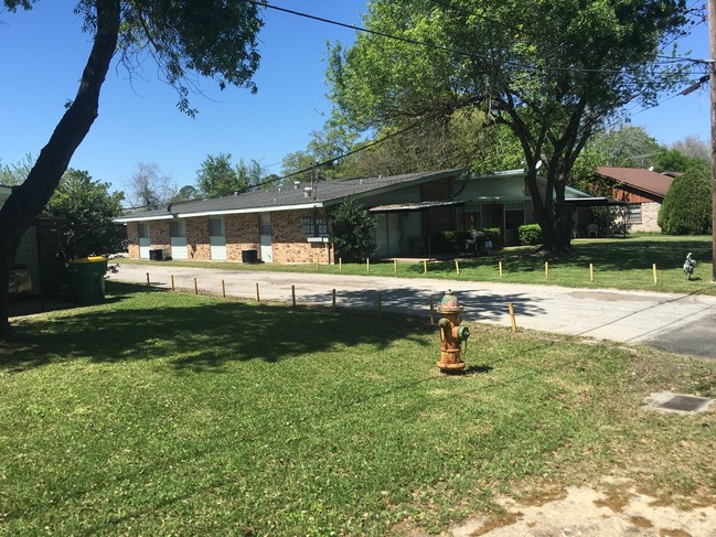 1505 Donovan St in Baytown, TX - Building Photo - Building Photo