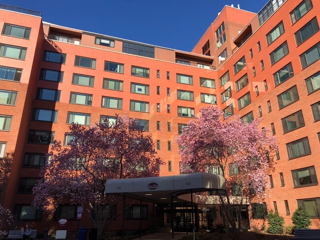 property at 1021 Arlington Blvd