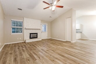 9185 Sunset Dr in Jonesboro, GA - Building Photo - Building Photo