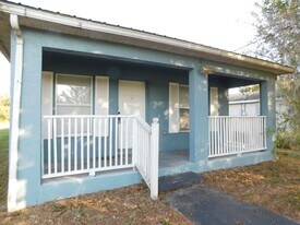 6686 SW Miami Ave in Arcadia, FL - Building Photo