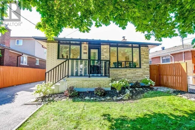 180 Manning Ave in Hamilton, ON - Building Photo - Building Photo