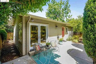 1532 Martin Luther King Jr Way in Berkeley, CA - Building Photo