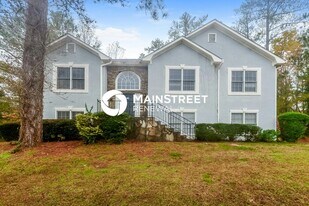 4300 Riverlake Way in Snellville, GA - Building Photo