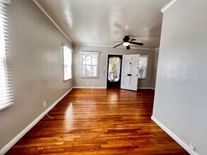 5725 2nd St in Long Beach, CA - Building Photo - Building Photo