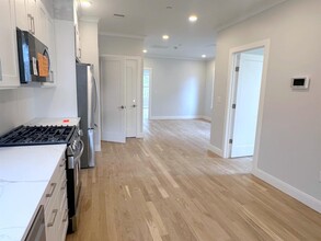 37 Gore St, Unit 2 in Cambridge, MA - Building Photo - Building Photo