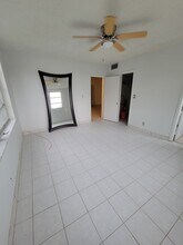 5275 NW 10th Ct in Plantation, FL - Foto de edificio - Building Photo