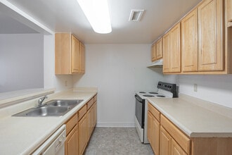 River Commons in Wilmington, DE - Foto de edificio - Interior Photo