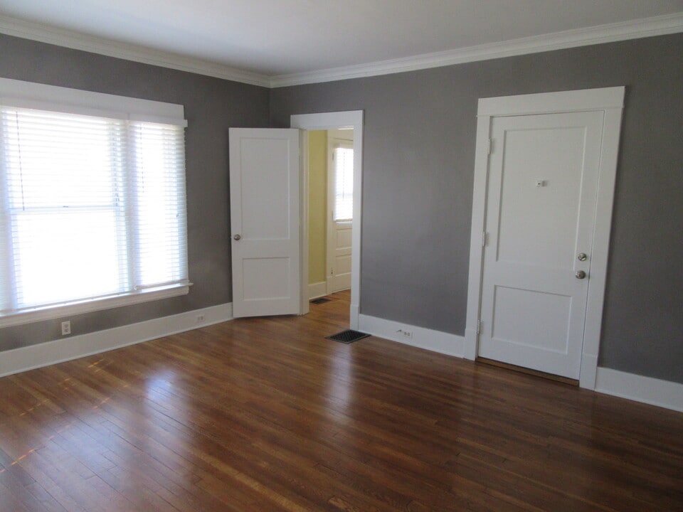 744 Fountain St NE, Unit Upper West in Grand Rapids, MI - Building Photo