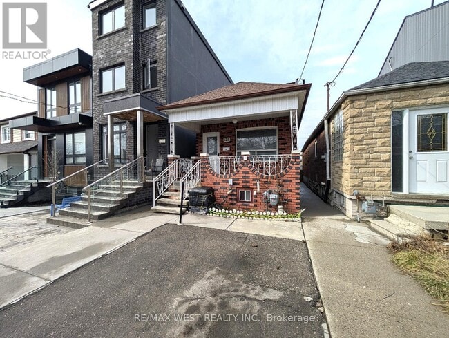 128 Caledonia Rd