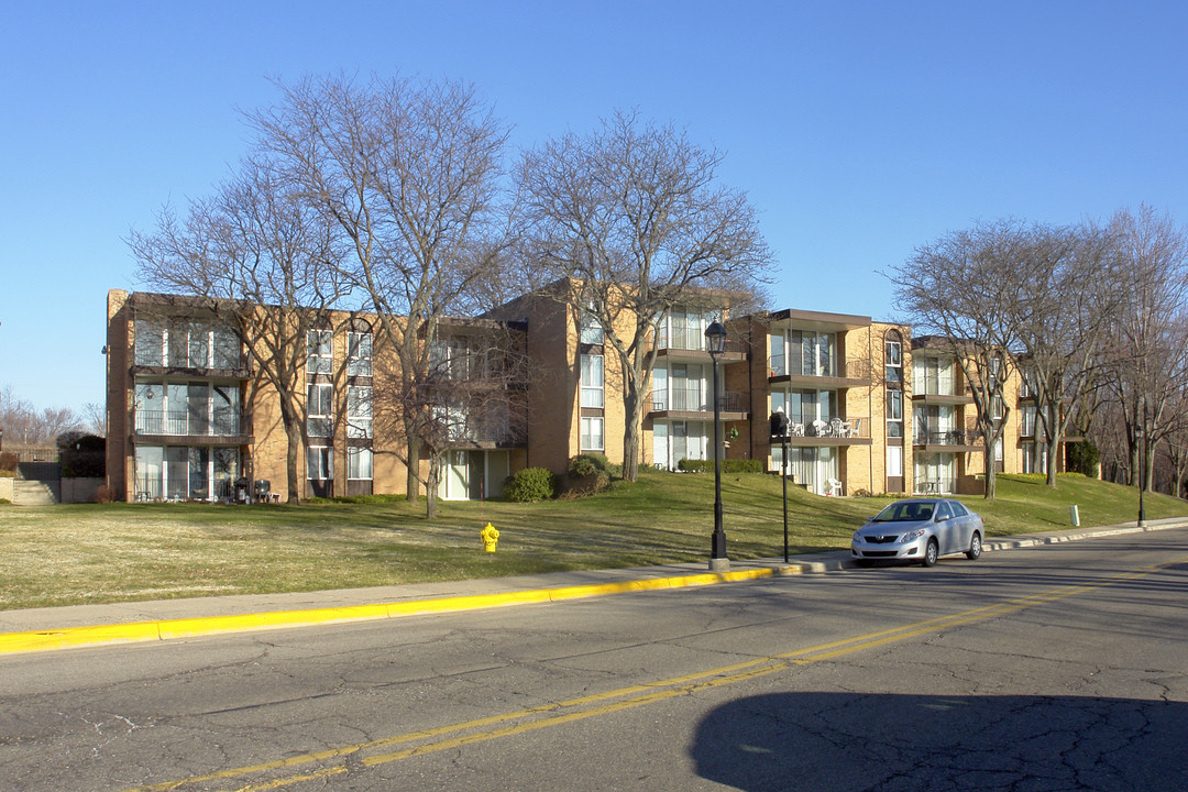 Lakewood Hills in Grand Rapids, MI - Foto de edificio