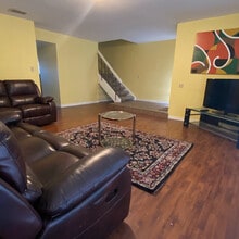 Room in Townhome on Leisure Dr in Dallas, TX - Building Photo - Building Photo