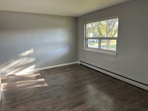 1033 Ravine Rd in Oshawa, ON - Building Photo - Building Photo