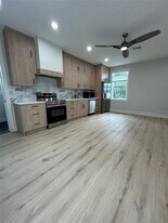 468 44th Ave NE in St. Petersburg, FL - Building Photo