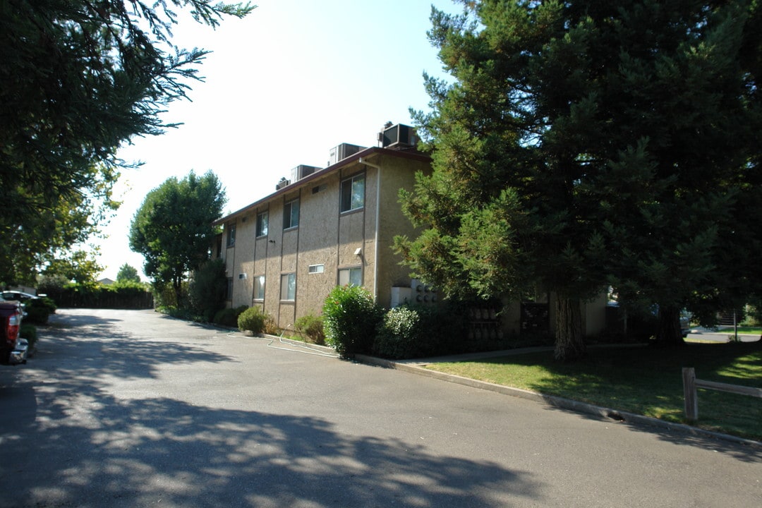 2300 Notre Dame Blvd in Chico, CA - Building Photo