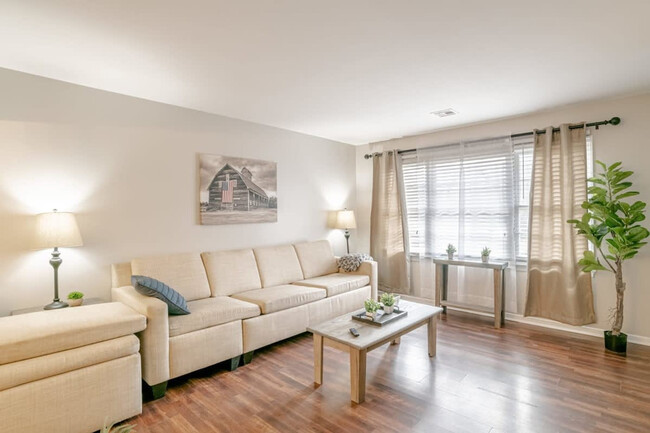 property at 850 Forestwood Dr