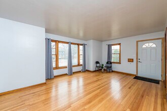 342 N Lewis Ave in Waukegan, IL - Building Photo - Building Photo