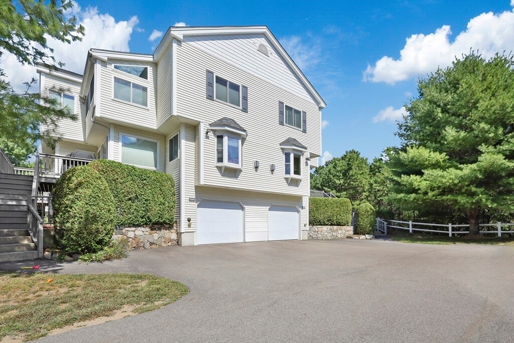 1303 Old Bridge Ln in Bellingham, MA - Building Photo