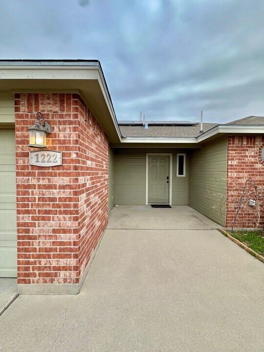 1222 Johnny Lane in San Angelo, TX - Building Photo