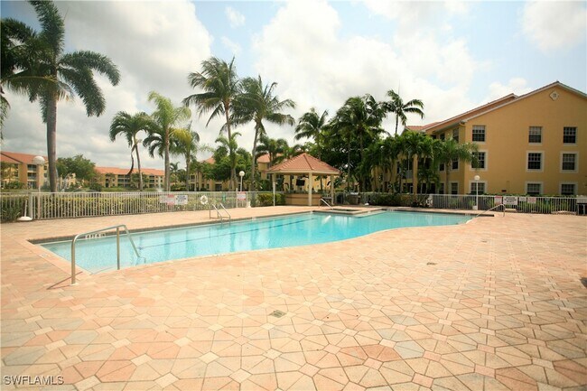 4635 St Croix Ln in Naples, FL - Foto de edificio - Building Photo