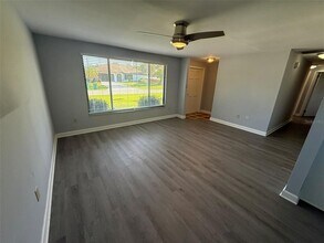 581 Grove Ave NW in Port Charlotte, FL - Building Photo - Building Photo