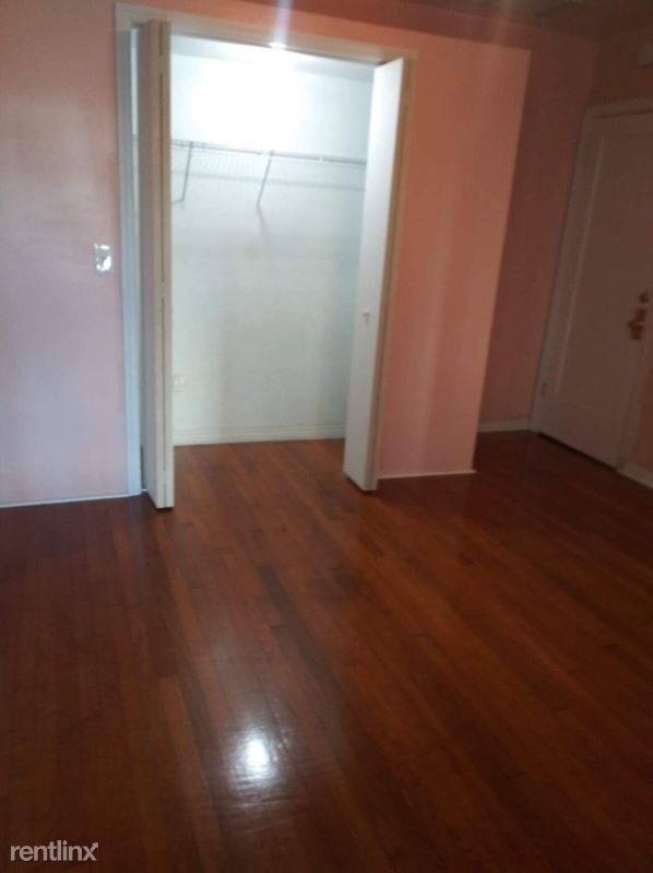 5737 Shore Blvd S in Gulfport, FL - Building Photo - Building Photo