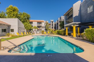 Midtown Flats in Phoenix, AZ - Building Photo - Building Photo