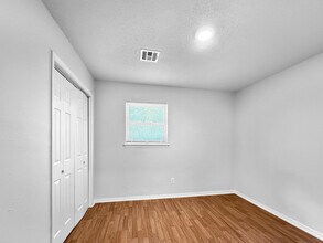 4325 Prairie Ln in Del City, OK - Building Photo - Building Photo