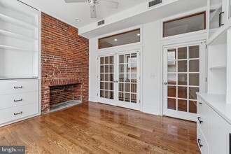 608 S 9th St, Unit 1 in Philadelphia, PA - Foto de edificio - Building Photo