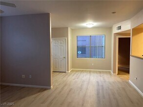 8000 W Badura Ave, Unit 1013 in Las Vegas, NV - Building Photo - Building Photo