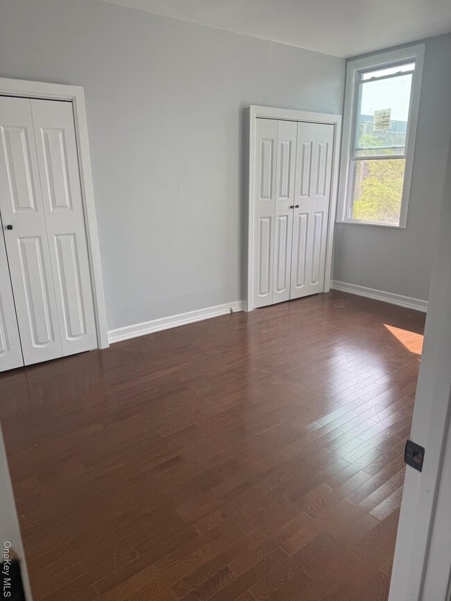 166A Schaefer St in Brooklyn, NY - Foto de edificio - Building Photo