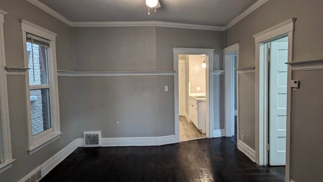 534 Holbrook St, Unit 1