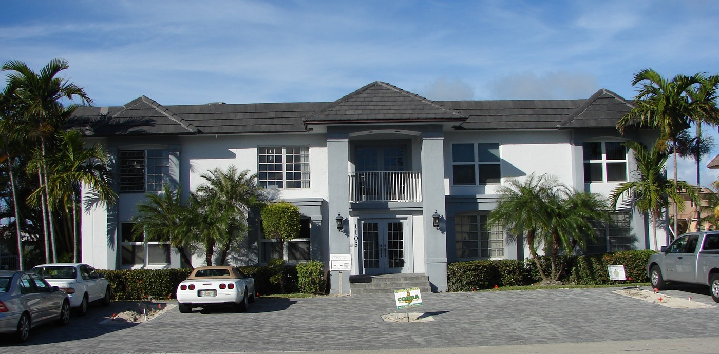 1105 Bel Air Dr in Highland Beach, FL - Building Photo