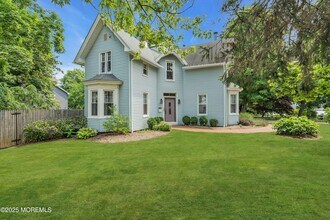 18 Middletown Ave in Atlantic Highlands, NJ - Building Photo - Building Photo