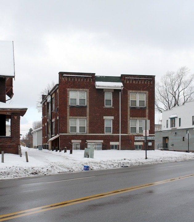 789 Stadelman Ave in Akron, OH - Building Photo