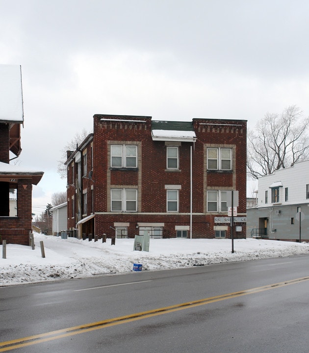 789 Stadelman Ave in Akron, OH - Foto de edificio