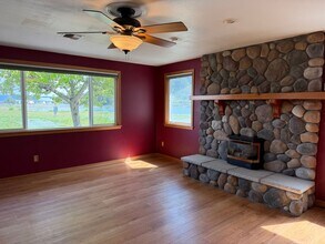 3 N Leitch Pl in Coupeville, WA - Building Photo - Building Photo