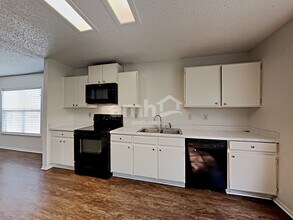 13352 Pecan Glade in San Antonio, TX - Foto de edificio - Building Photo