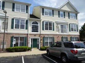 112 Limerick Ln in Phillipsburg, NJ - Building Photo
