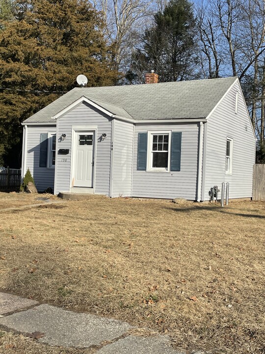 198 Handel Rd in East Hartford, CT - Building Photo