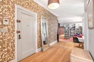 327 W 83rd St in New York, NY - Building Photo - Building Photo