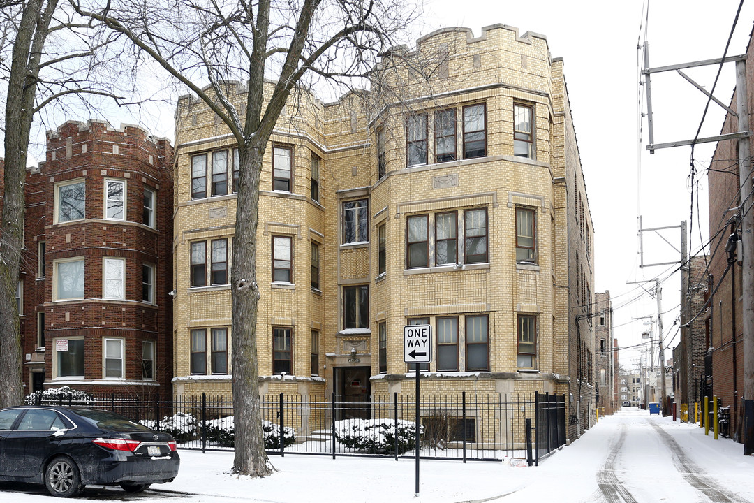 7843 S Essex Ave in Chicago, IL - Foto de edificio