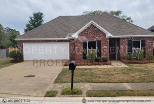 614 Shea Cove in Brandon, MS - Building Photo