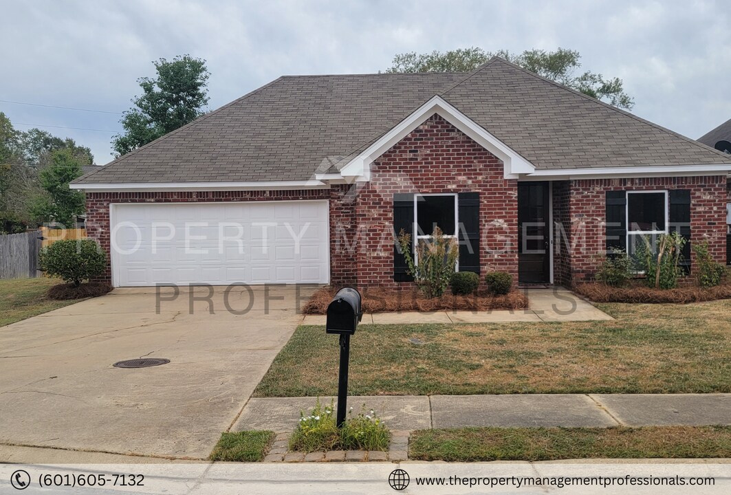 614 Shea Cove in Brandon, MS - Building Photo