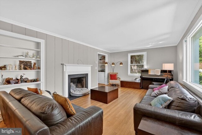7215 Rollingwood Dr in Chevy Chase, MD - Building Photo - Building Photo