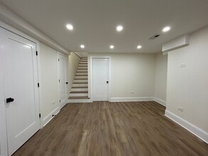 4636 N Hamilton Ave, Unit 38-1 in Chicago, IL - Building Photo - Building Photo