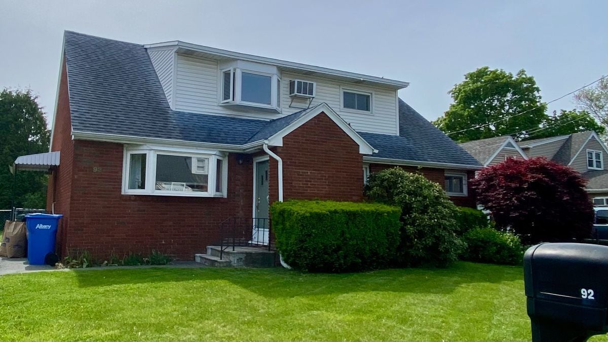 92 Cottage Ave in Albany, NY - Building Photo