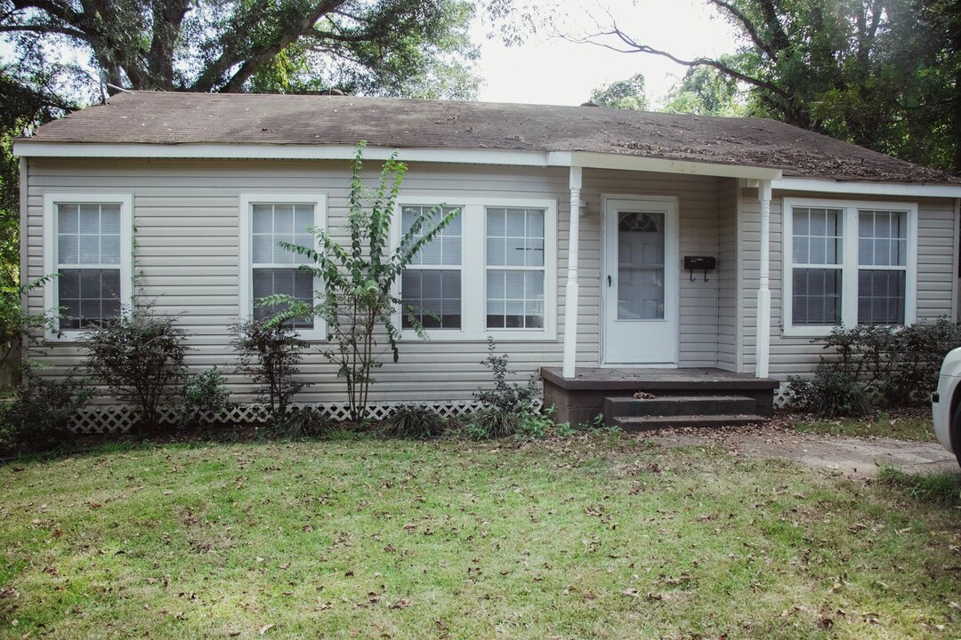 155 E Stephenson St in Shreveport, LA - Foto de edificio