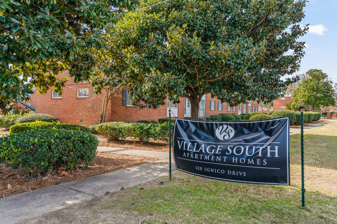 Village South in Warner Robins, GA - Building Photo