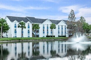 Summer Lake Villas, LLC in New Port Richey, FL - Building Photo
